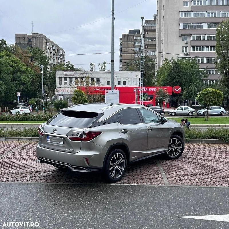 Second-hand Lexus RX450h Executive Line 299 CP (219 kW) 2018 Culoaregri SUV
