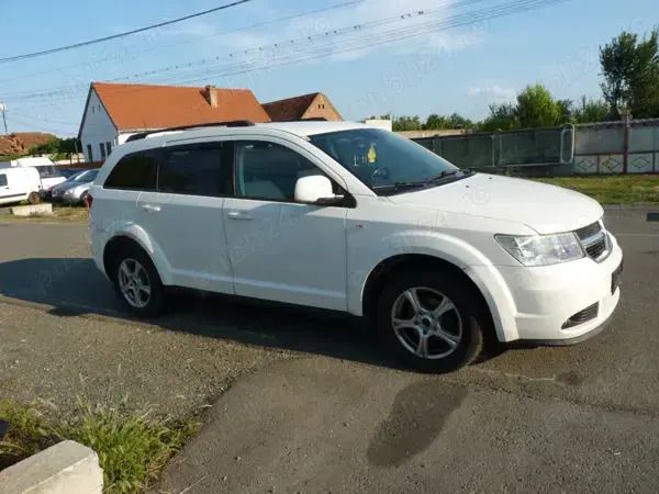 Utilizat 2009 Dodge Journey SUV | 5.000 EUR - Imagine 1/4