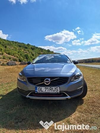 Utilizat 2018 Volvo V60 CC Break | 16.200 EUR - Imagine 1/4