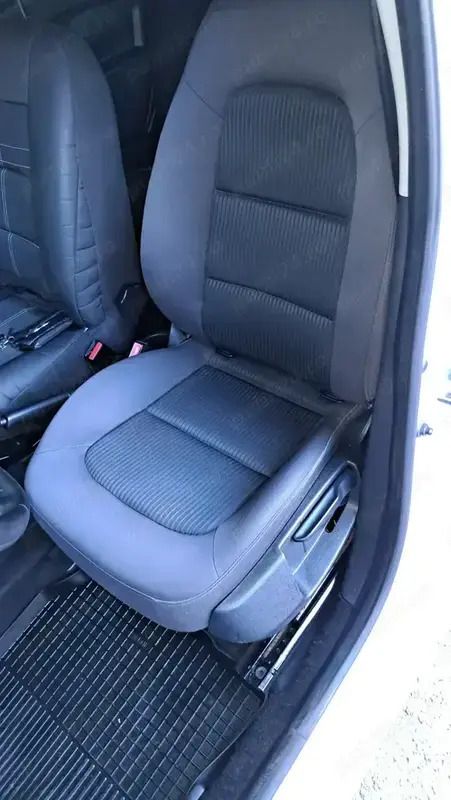 Alb Utilizat 2020 Dacia Logan Berlinǎ | 6.700 EUR (Preț bun) - Imagine 1/4