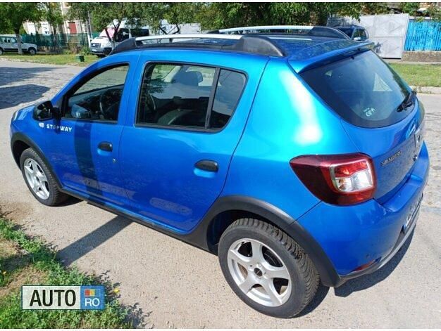 Second-hand Dacia Sandero 90 CP (66 kW) 2016 Albastru Hatchback