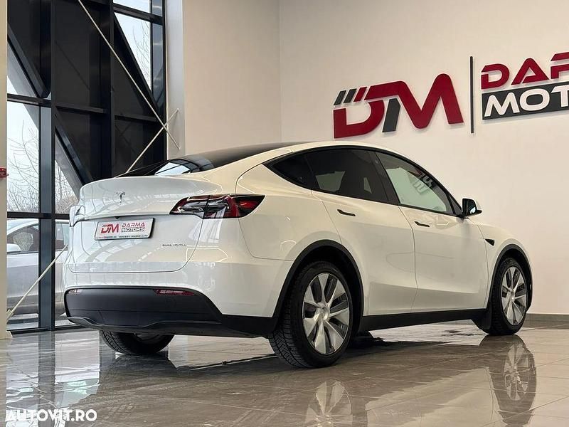 Second-hand Tesla Model Y 378 kW (514 CP) 2023 Culoarealb SUV
