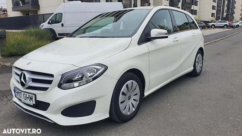Culoarealb Second-hand 2018 Mercedes B160 Monovolum | 14.350 EUR - Imagine 1/4