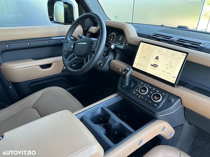 Second-hand Land Rover Defender HSE Dynamic 300 CP (220 kW) 2024 Culoaregri SUV
