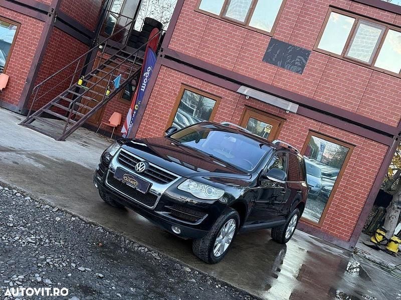 Culoarenegru Utilizat 2008 VW Touareg SUV | 6.999 EUR (Preț OK) - Imagine 1/4
