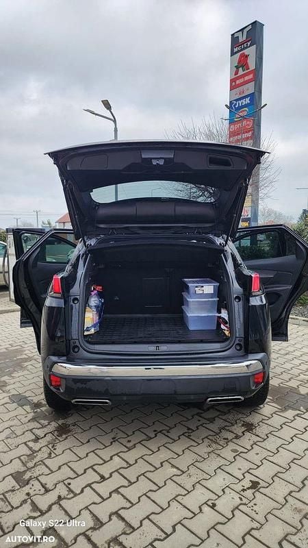 Second-hand Peugeot 3008 GT-line 130 CP (95 kW) 2020 Culoarenegru SUV