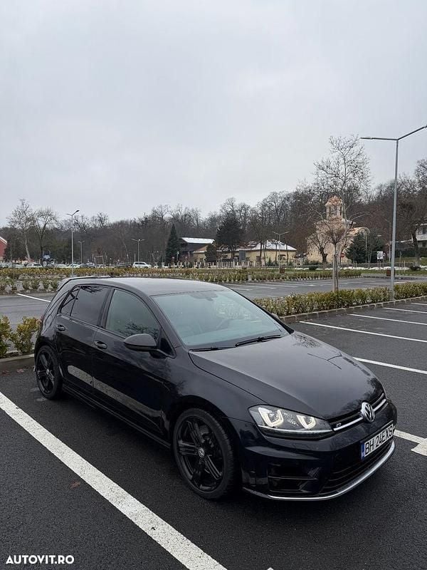 Second-hand VW Golf VII R 310 CP (228 kW) 2016 Culoarenegru Hatchback