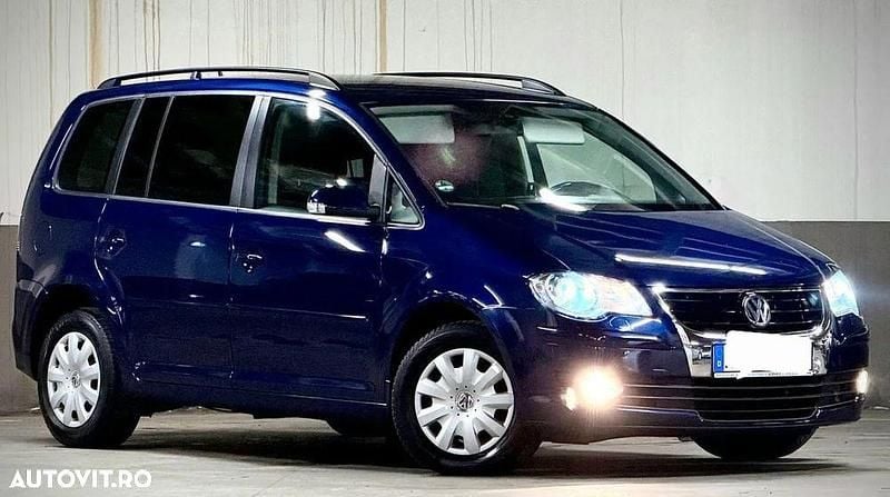 Second-hand VW Touran Trendline 140 CP (102 kW) 2009 Culoarealbastru Monovolum