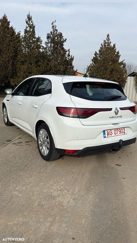 Second-hand Renault Mégane IV LIMITED 116 CP (85 kW) 2022 Culoarealb Hatchback