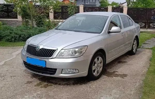 Utilizat 2012 Skoda Octavia Hatchback | 4.000 EUR (Preț bun) - Imagine 1/4