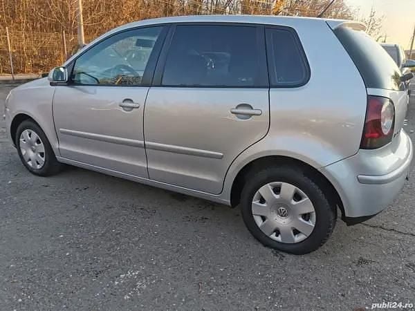 Utilizat 2007 VW Polo Berlinǎ | 2.350 EUR (Preț OK) - Imagine 1/4