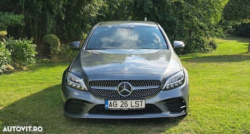 Gri Utilizat 2018 Mercedes C220 AMG line Berlinǎ | 26.300 EUR (Super Preț) - Imagine 1/4