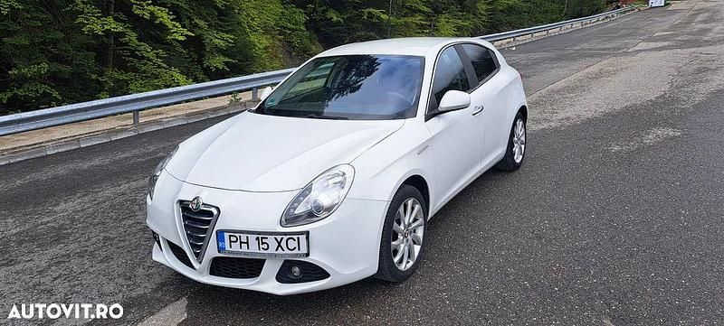 Alb Utilizat 2011 Alfa Romeo Giulietta Distinctive Hatchback | 4.600 EUR (Preț OK) - Imagine 1/4