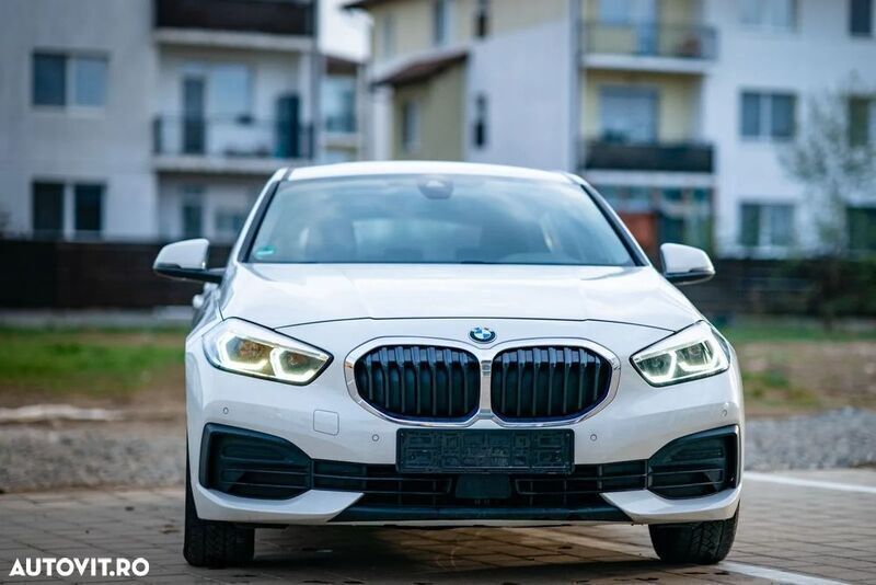 Alb Utilizat 2021 BMW 118 Advantage Hatchback | 19.990 EUR (Scump) - Imagine 1/4