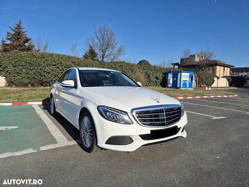 Culoarealb Utilizat 2017 Mercedes E250 Hatchback | 21.990 EUR (Scump) - Imagine 1/4