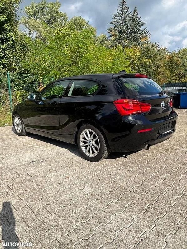 Culoarenegru Utilizat 2018 BMW 116 Hatchback | 10.800 EUR (Preț OK) - Imagine 1/4