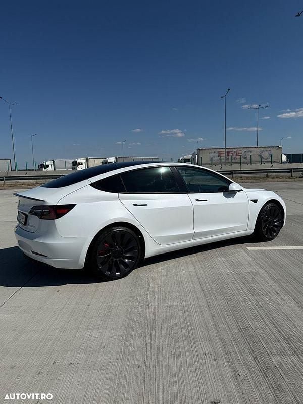 Second-hand Tesla Model 3 366 kW (498 CP) 2023 Culoarealb Berlinǎ