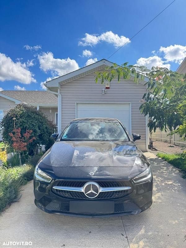 Culoarenegru Utilizat 2019 Mercedes CLA180 Shooting Brake Break | 15.500 EUR - Imagine 1/4
