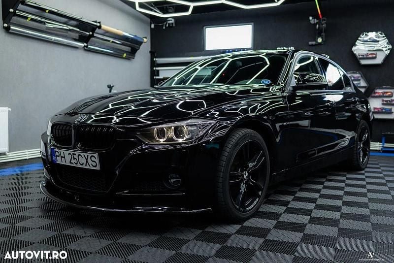 Culoarenegru Utilizat 2014 BMW 318 Comfort Edition Berlinǎ | 12.500 EUR (Scump) - Imagine 1/4