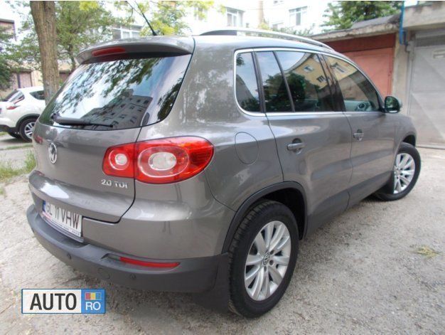 Second-hand VW Tiguan 140 CP (102 kW) 2010 Argintiu SUV