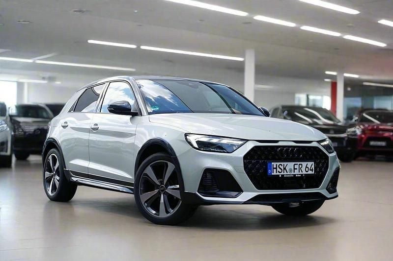 Utilizat 2024 Audi A1 S-Line Hatchback | 31.791 EUR - Imagine 1/1