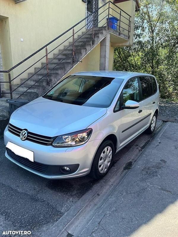 Culoareargint Utilizat 2014 VW Touran Comfortline Monovolum | 5.800 EUR (Preț OK) - Imagine 1/4