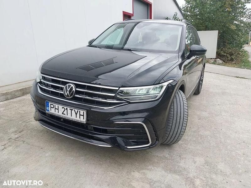 Culoarenegru Utilizat 2022 VW Tiguan Life SUV | 24.900 EUR (Preț OK) - Imagine 1/4