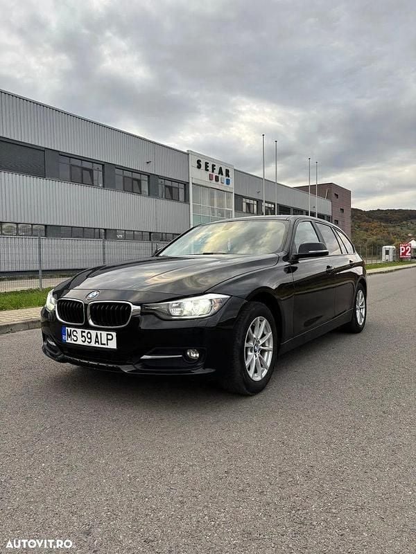 Culoarenegru Utilizat 2016 BMW 316 Comfort Edition Break | 8.999 EUR (Preț OK) - Imagine 1/4