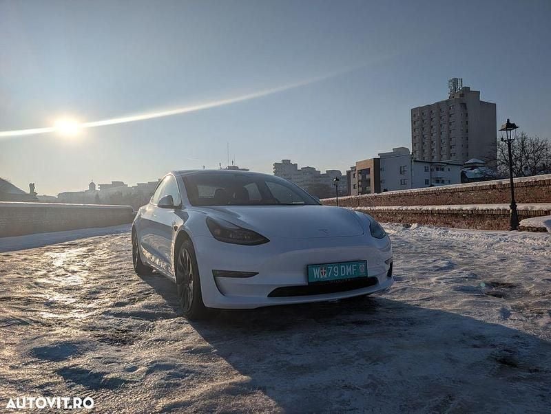 Culoarealb Utilizat 2023 Tesla Model 3 Berlinǎ | 28.800 EUR (Preț bun) - Imagine 1/4