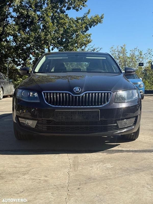 Culoarenegru Utilizat 2017 Skoda Octavia Ambition Hatchback | 11.500 EUR (Preț OK) - Imagine 1/4