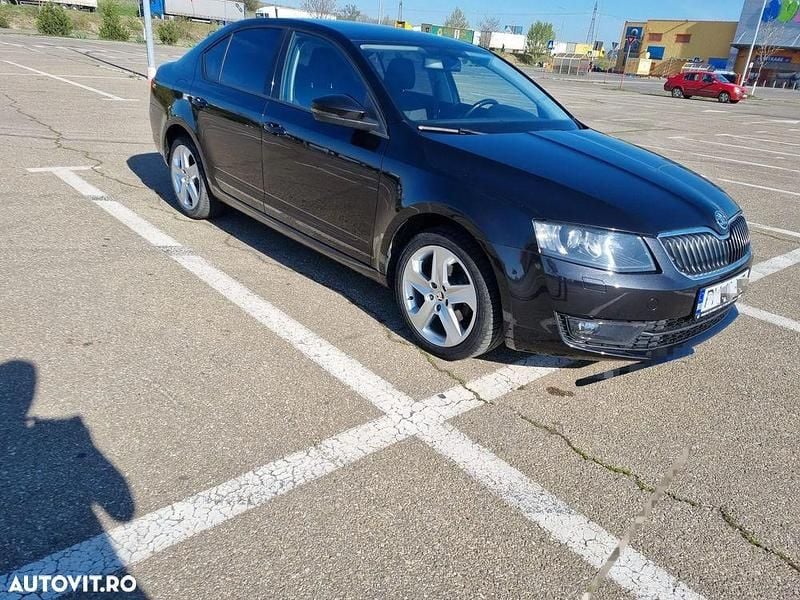 Culoarenegru Utilizat 2015 Skoda Octavia Style Berlinǎ | 8.490 EUR (Preț bun) - Imagine 1/4