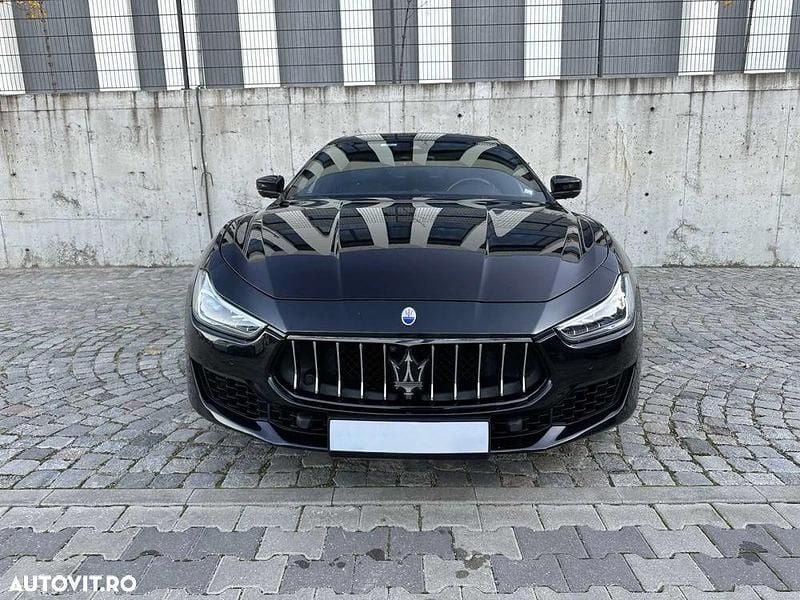 Culoarenegru Utilizat 2020 Maserati Ghibli Berlinǎ | 29.900 EUR - Imagine 1/4