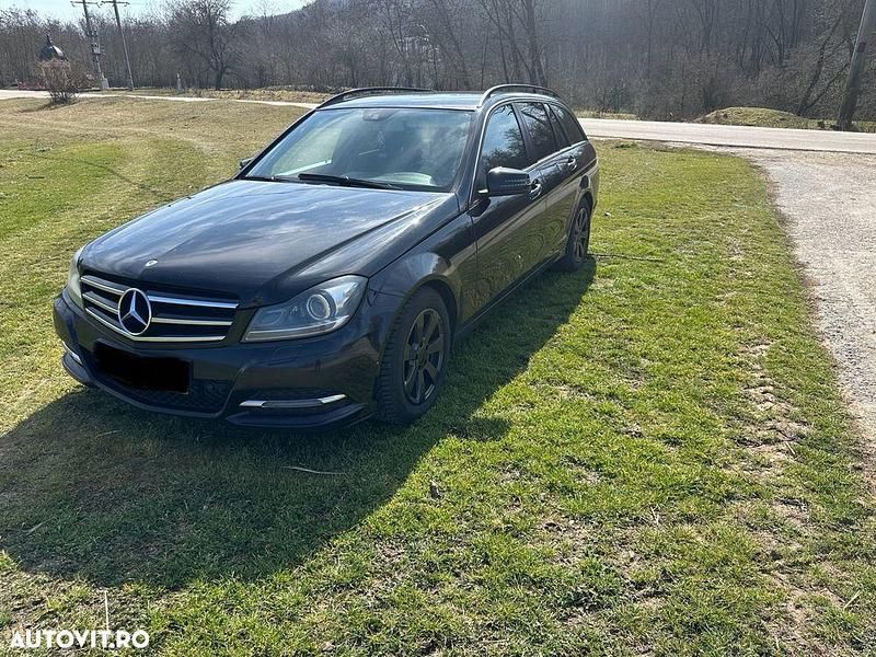 Culoarenegru Utilizat 2014 Mercedes C250 Break | 8.900 EUR (Super Preț) - Imagine 1/4