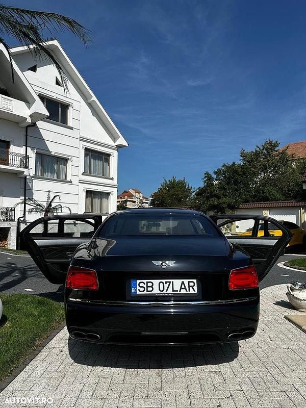 Second-hand Bentley Flying Spur Mulliner 507 CP (372 kW) 2015 Culoarenegru Berlinǎ