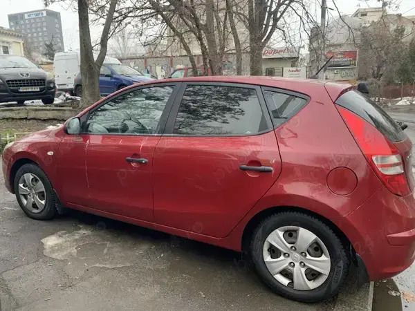 Rosu Utilizat 2009 Hyundai i30 Hatchback | 4.100 EUR (Preț OK) - Imagine 1/4