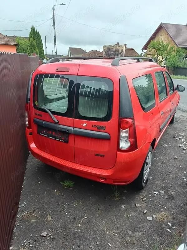 Utilizat 2010 Dacia Logan Berlinǎ | 2.500 EUR (Preț OK) - Imagine 1/4