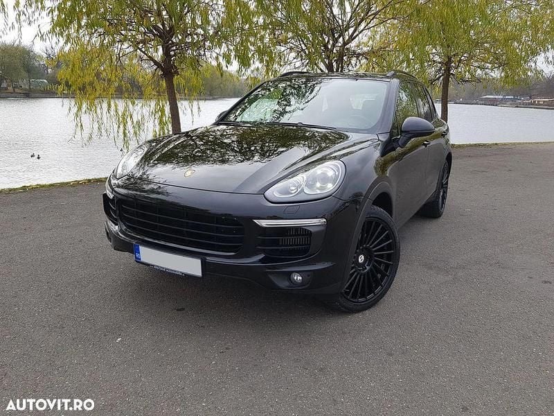 Negru Utilizat 2015 Porsche Cayenne SUV | 21.000 EUR (Preț bun) - Imagine 1/4