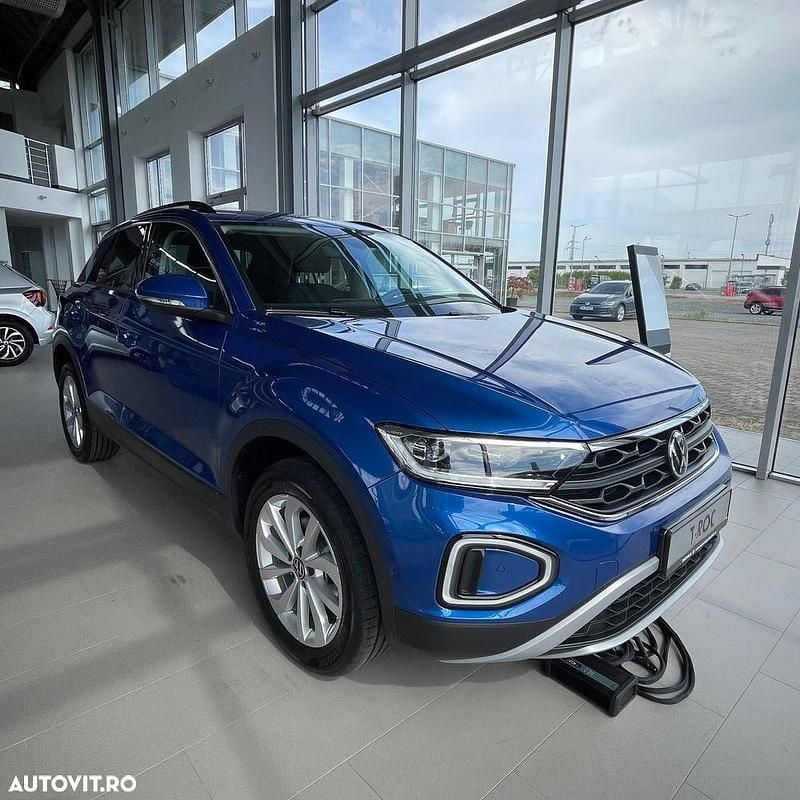 Culoarealbastru Nouă 2025 VW T-Roc SUV | 30.120 EUR (Preț OK) - Imagine 1/4