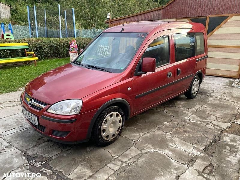 Culoarealte culori Utilizat 2005 Opel Combo Monovolum | 2.499 EUR - Imagine 1/4
