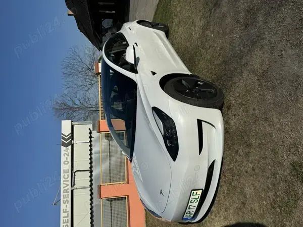 Second-hand Tesla Model 3 242 kW (330 CP) 2021 Berlinǎ