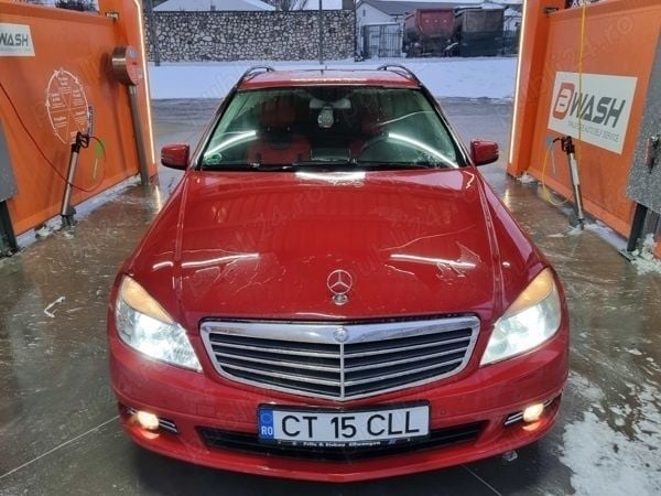 Rosu Utilizat 2009 Mercedes 200 Hatchback | 4.000 EUR (Preț bun) - Imagine 1/4