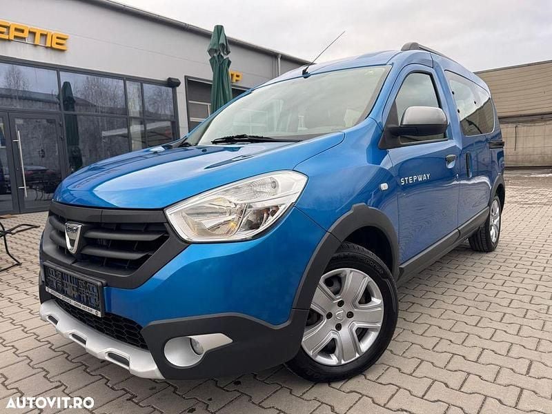 Second-hand Dacia Dokker Celebration 90 CP (66 kW) 2015 Culoarealbastru Monovolum
