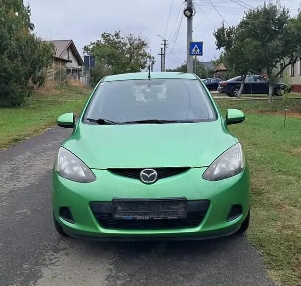 Verde Utilizat 2010 Mazda 2 Hatchback | 2.350 EUR (Preț OK) - Imagine 1/4