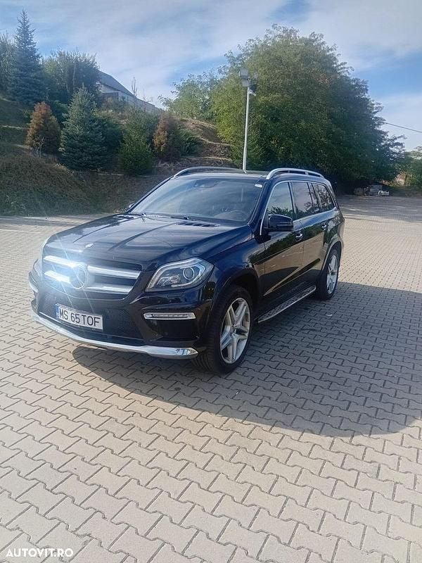 Culoarenegru Utilizat 2013 Mercedes GL350 SUV | 20.000 EUR (Preț OK) - Imagine 1/4