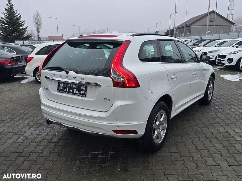 Second-hand Volvo XC60 Momentum 163 CP (119 kW) 2013 Culoarealb SUV