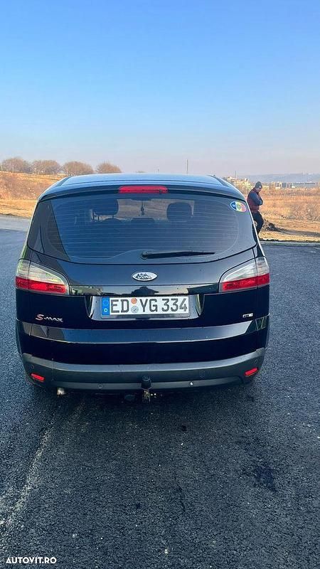 Second-hand Ford S-MAX Titanium 140 CP (102 kW) 2009 Culoarenegru Monovolum