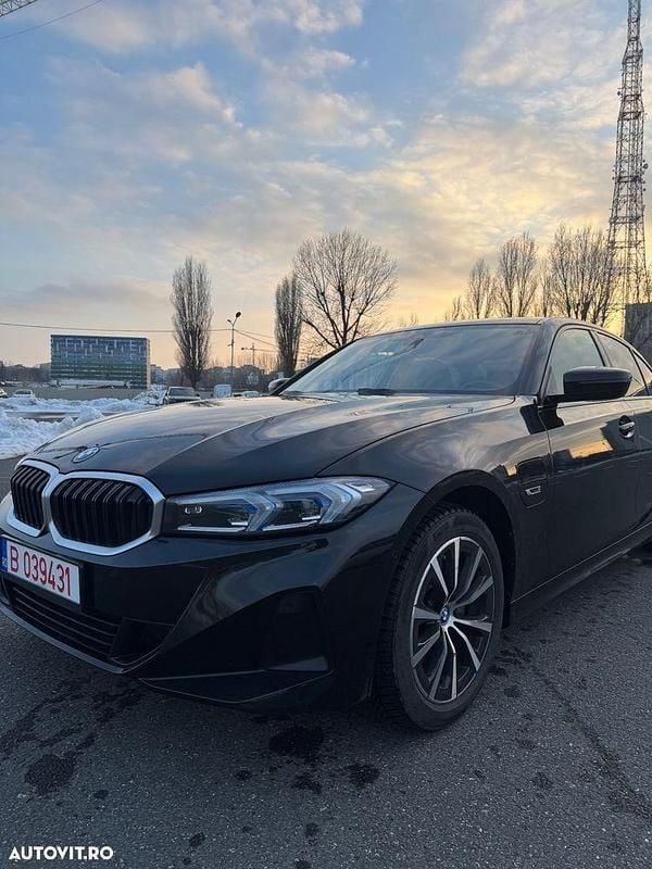 Second-hand BMW 320e Sport Line 204 CP (150 kW) 2023 Culoarenegru Berlinǎ