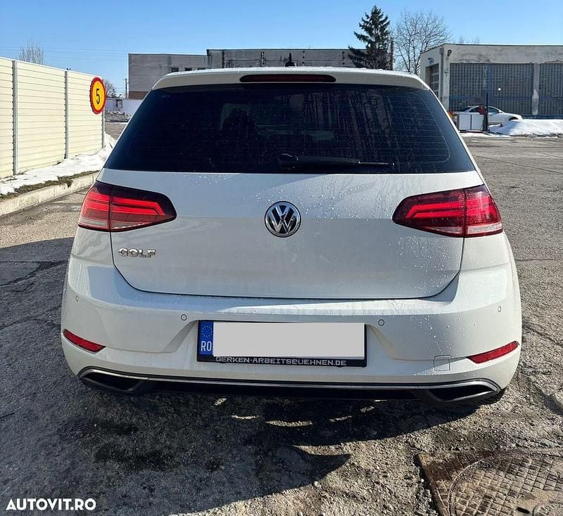 Second-hand VW Golf VII Highline 150 CP (110 kW) 2020 Culoarealb Hatchback