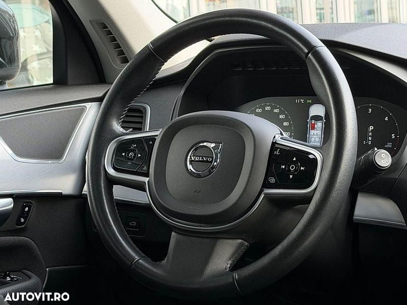 Second-hand Volvo XC90 Momentum 235 CP (172 kW) 2019 Culoaregri SUV