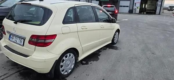 Utilizat 2010 Mercedes A180 Hatchback | 1.500 EUR (Super Preț) - Imagine 1/4